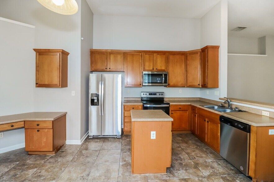 Building Photo - 7575 Glen Creek Ln