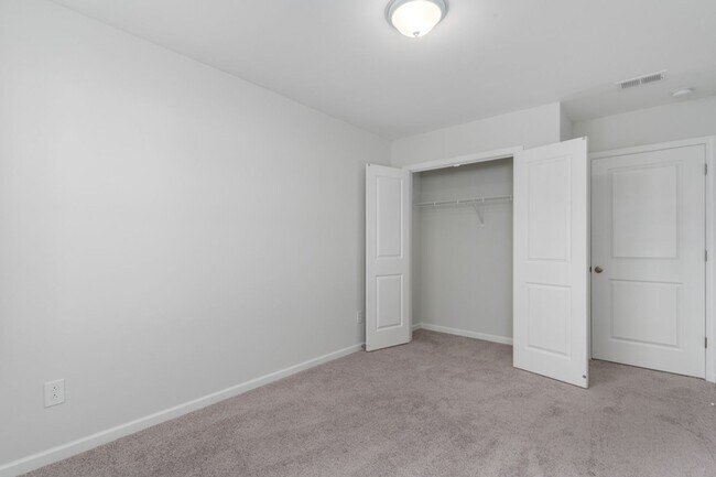Building Photo - Modern 3-Bed, 2.5-Bath Townhome in Prime L...
