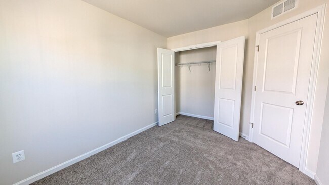Building Photo - 1327 Cedar Vly Rd