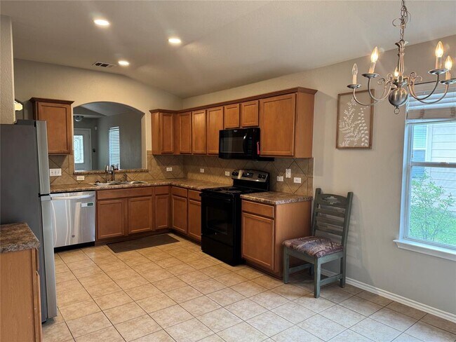 Building Photo - 328 Altamont St