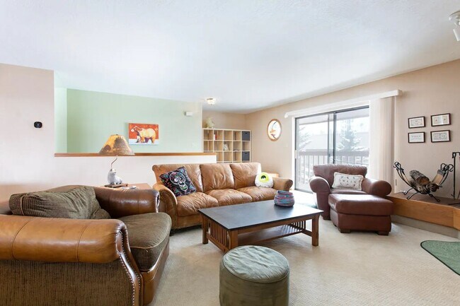 Building Photo - 716 Lagoon Dr