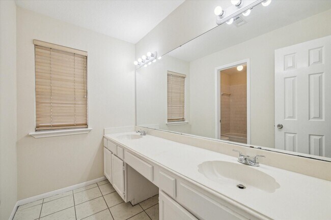 Building Photo - 16403 Wellers Way