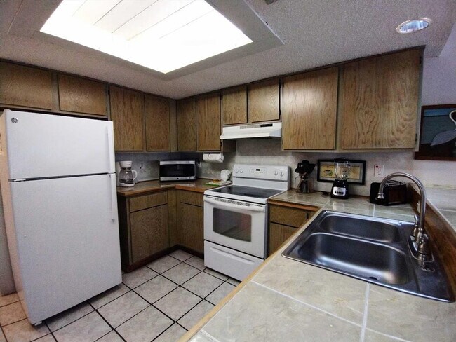 Building Photo - 115 E Coronado Dr