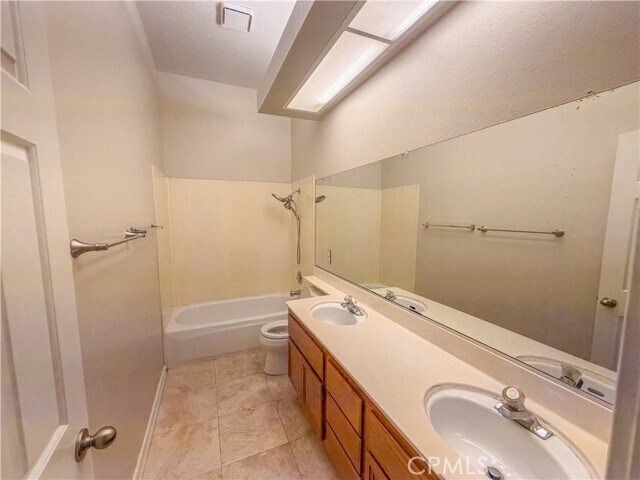 Building Photo - 6588 Bradford Ct