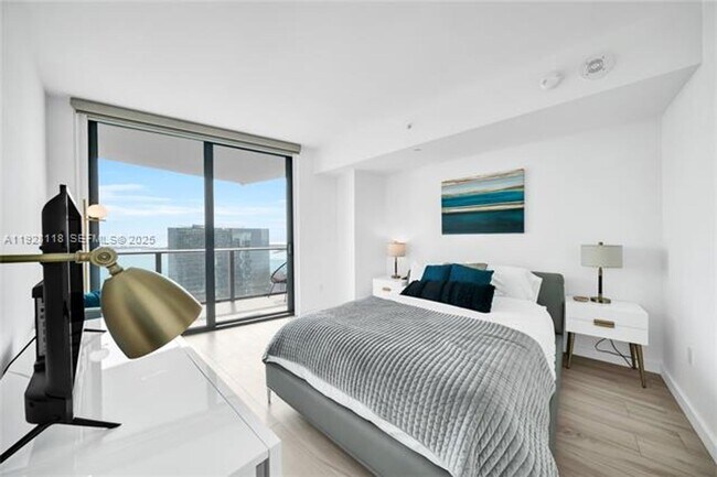 Building Photo - 1300 S Miami Ave