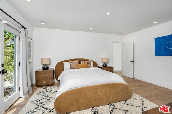 Building Photo - 321 Laurel Ave