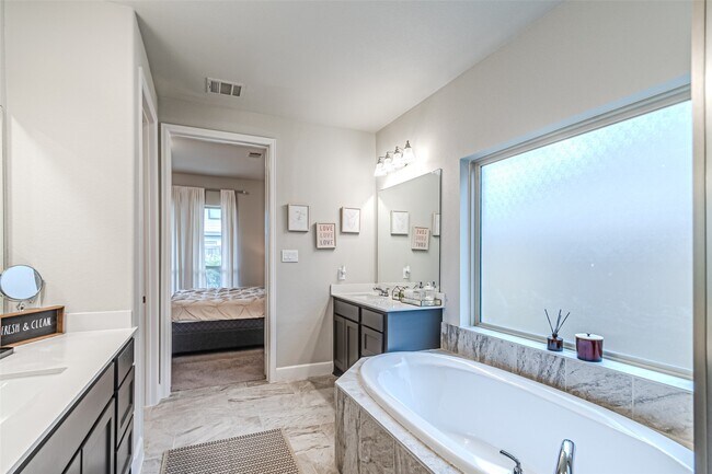 Building Photo - 15022 Concho River Wy