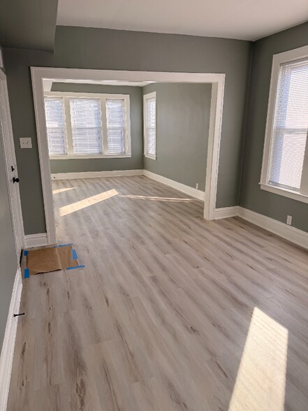 Building Photo - 9630 S Forest Ave