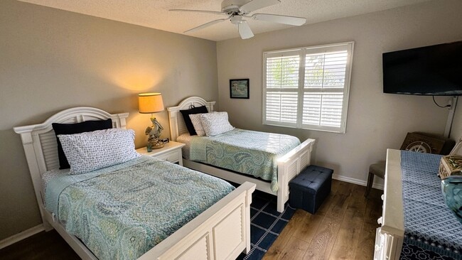 Building Photo - Furnished Short Term Rental