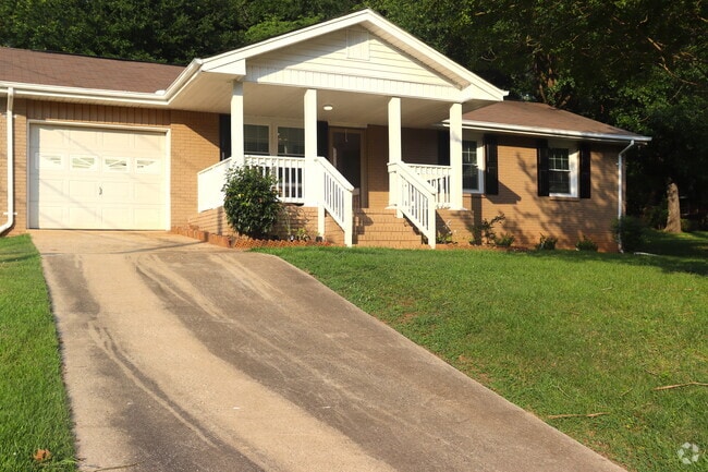 Building Photo - 390 Dr Martin Luther King Pky