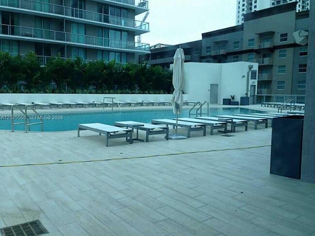 Building Photo - 1100 S Miami Ave
