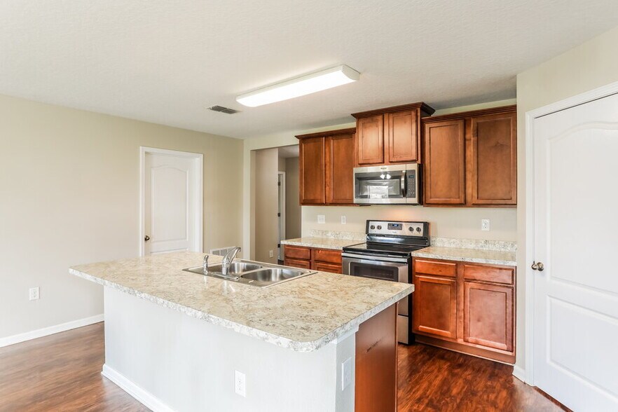 Building Photo - 3275 Canyon Falls Dr