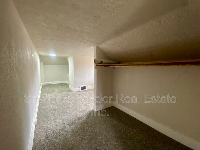 Building Photo - 93 Jewett St