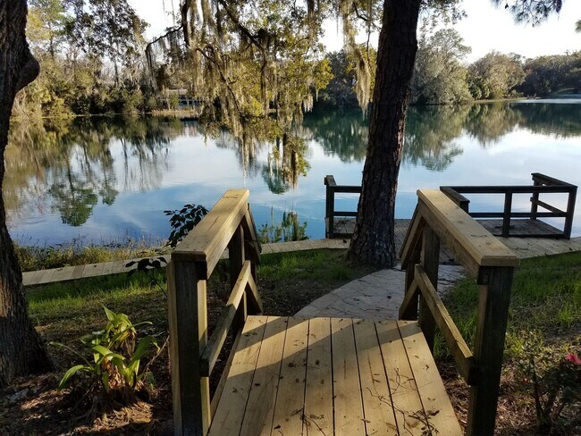 Building Photo - Waterfront 3 bedroom 2 bath in Beautiful B...