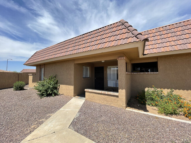 Primary Photo - Well Maintained Condo in La Cresenta