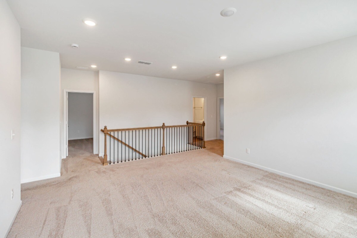 Building Photo - 220 Arwen Dr