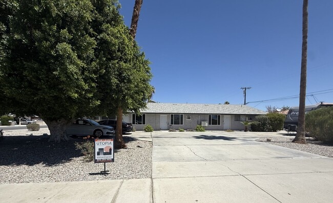 Primary Photo - AVAILABLE NOW!!! 2 Bedroom / 1 Bathroom Ap...