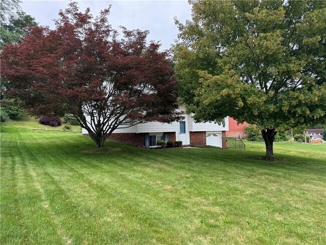 Building Photo - 111 Treeview Dr