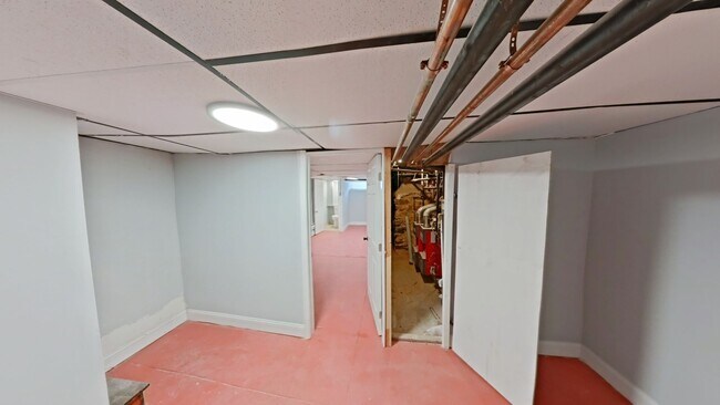 Building Photo - 6459 N 16th St