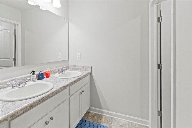 Building Photo - 6755 Scarlet Oak Way