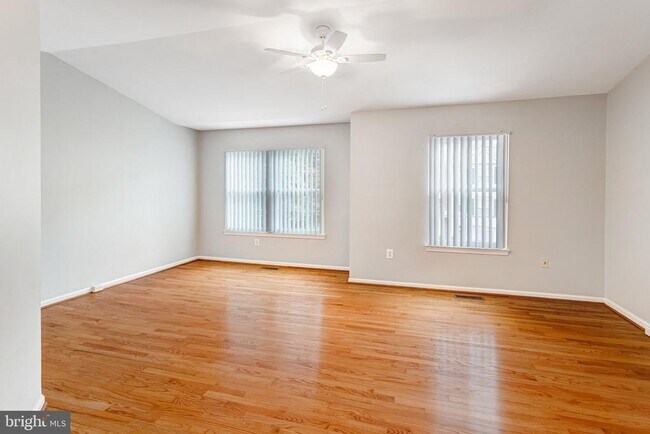 Building Photo - 8315 Sanderling Way