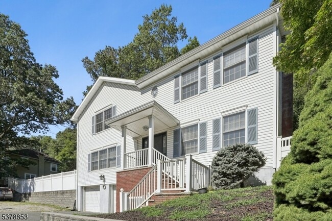 Building Photo - 470 Rifle Camp Rd