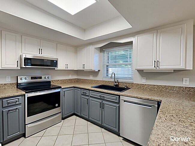 Building Photo - 1108 Shaffer Trail, Oviedo, FL 32765