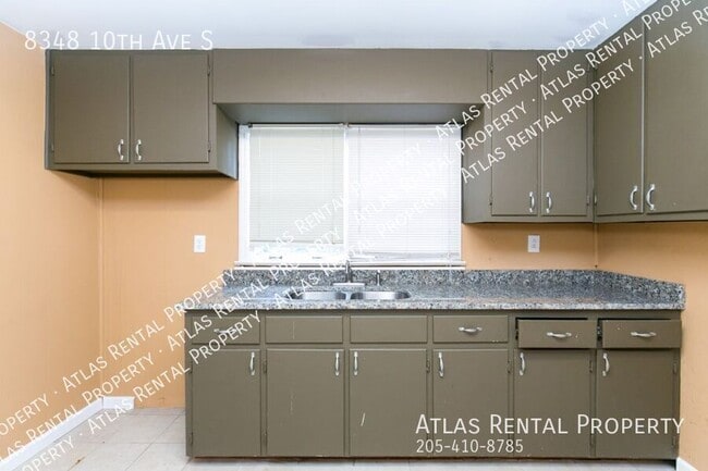 Building Photo - 8348 10th Ave S