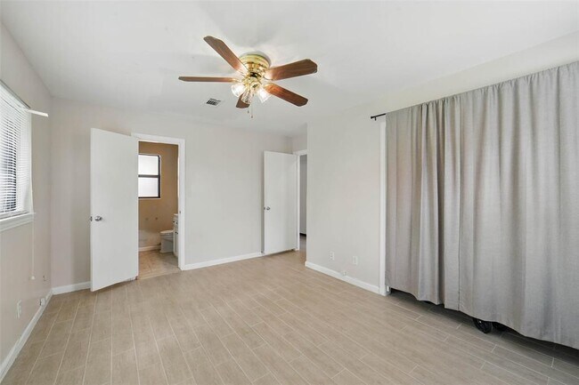 Building Photo - 9030 Bassoon Dr