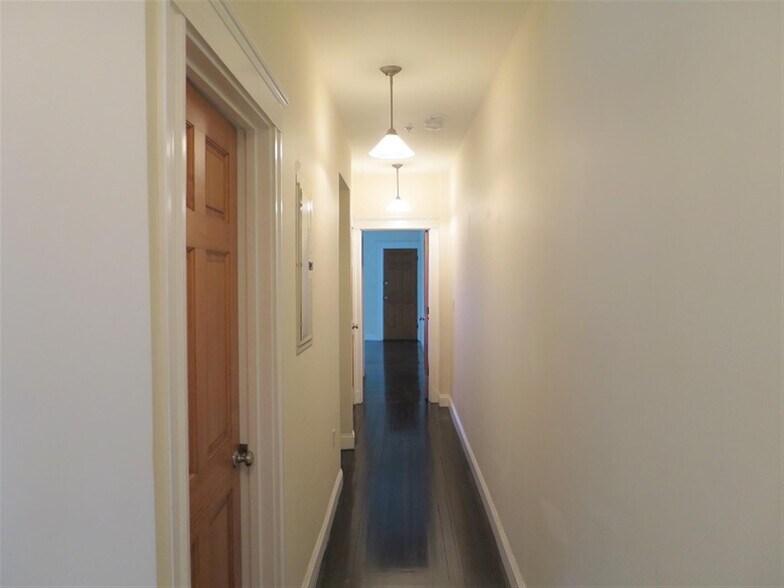 Building Photo - 6 Giles Park