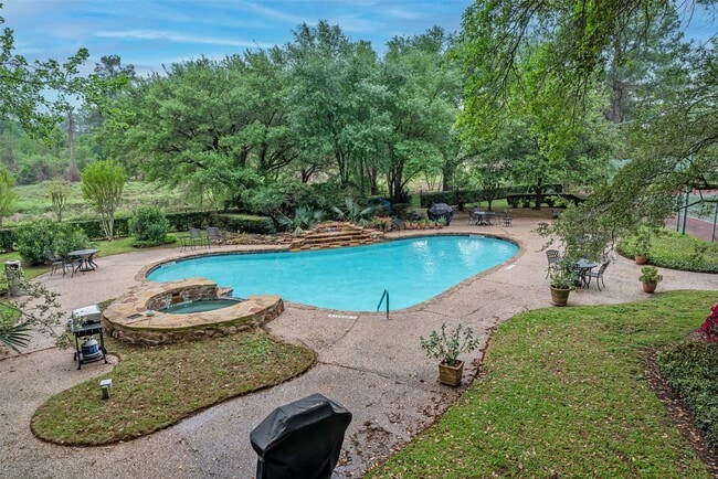 Building Photo - 14655 Champion Forest Dr Dr