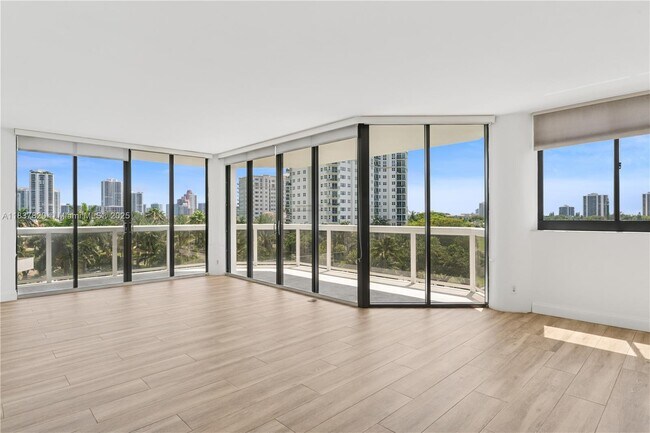 Building Photo - 20185 E Country Club Dr
