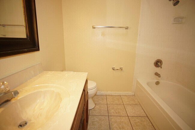 Building Photo - 6937 Villa Hermosa Dr