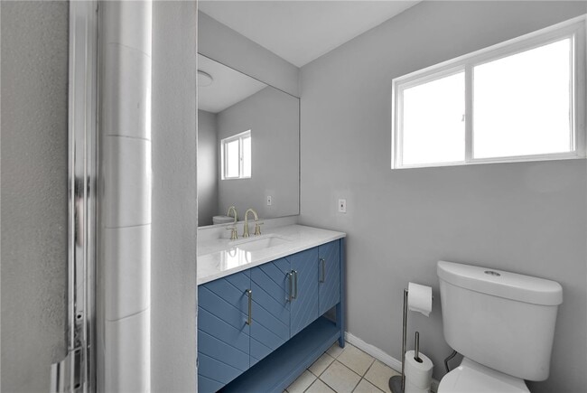 Building Photo - 2032 W 171st St