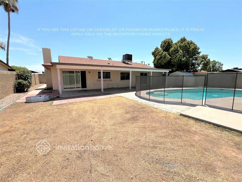 Building Photo - 4836 W Mercer Ln