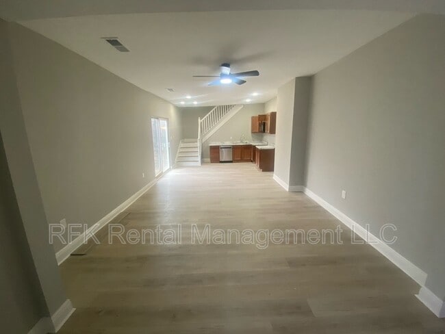 Building Photo - 2224 Langley Ave