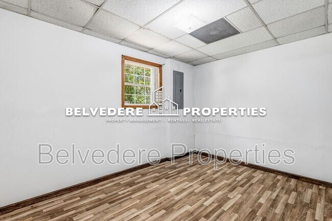 Building Photo - 1210 Valley View St