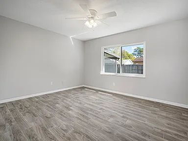 Building Photo - Beautiful Valrico Home | No Carpet + Screened Patio + Bonus Room