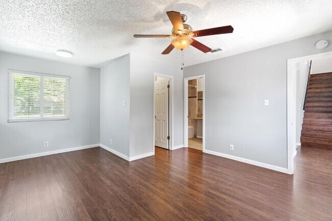 Building Photo - 302 Splitrock