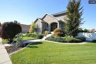 Building Photo - 706 S 600 E