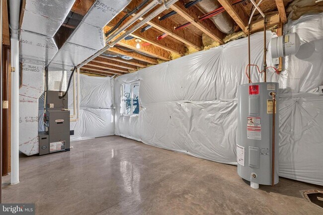 Building Photo - 48 Sussex Dr