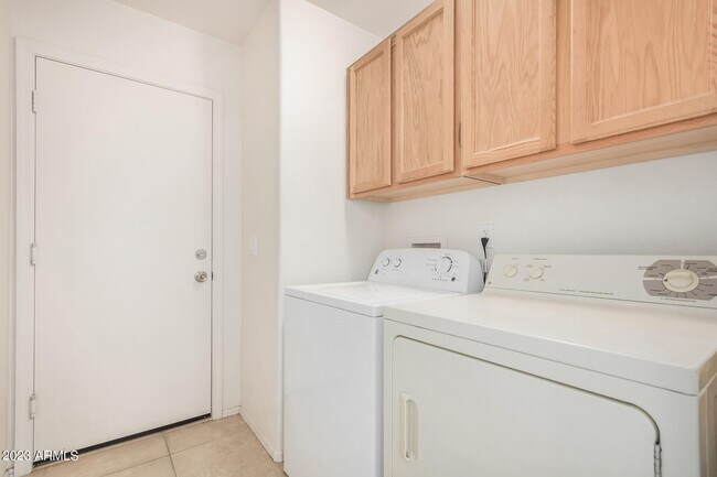 Building Photo - 8617 W Vogel Ave