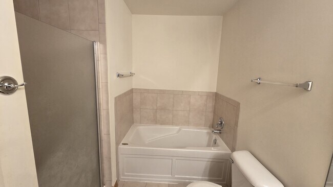 Building Photo - 434 Vaughn Cir