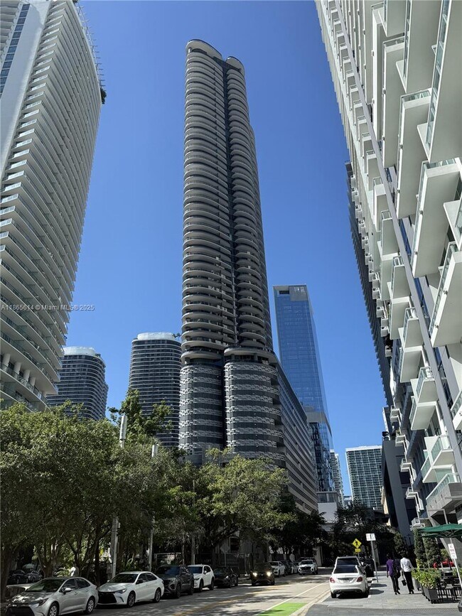 Building Photo - 1000 Brickell Plaza