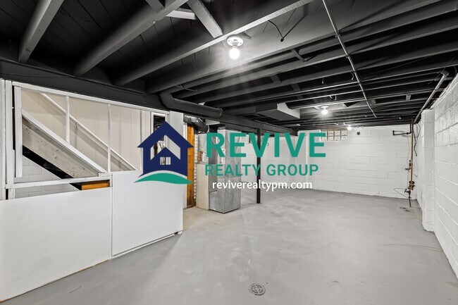 Building Photo - 20481 Delaware Ave