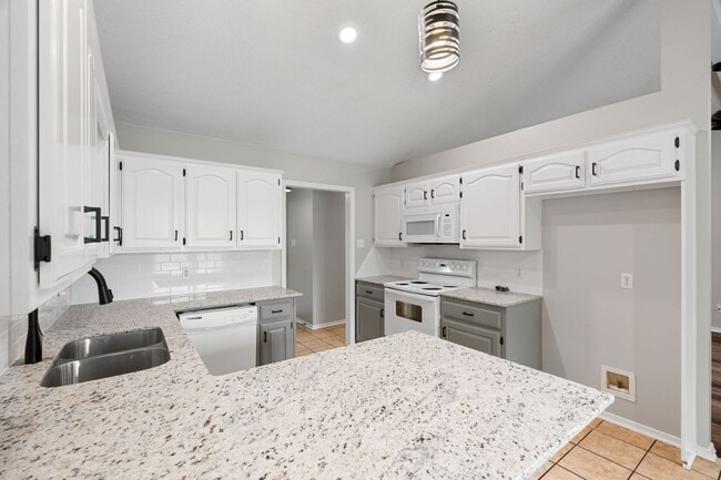Building Photo - 7120 Blackjack Dr