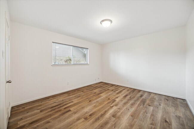 Building Photo - 5423 Bent Bough Ln