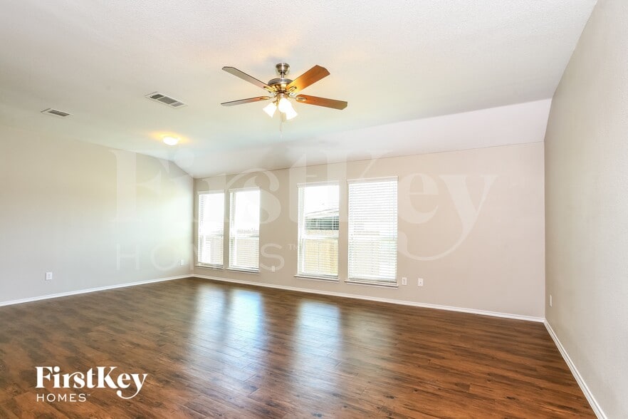 Building Photo - 1404 Waco Turner Dr