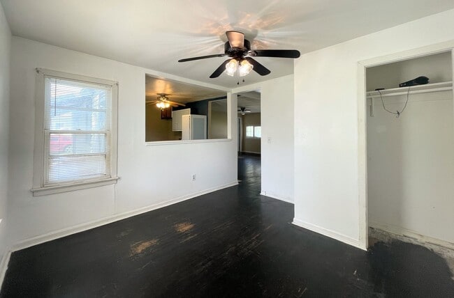 Building Photo - 3 bedroom home