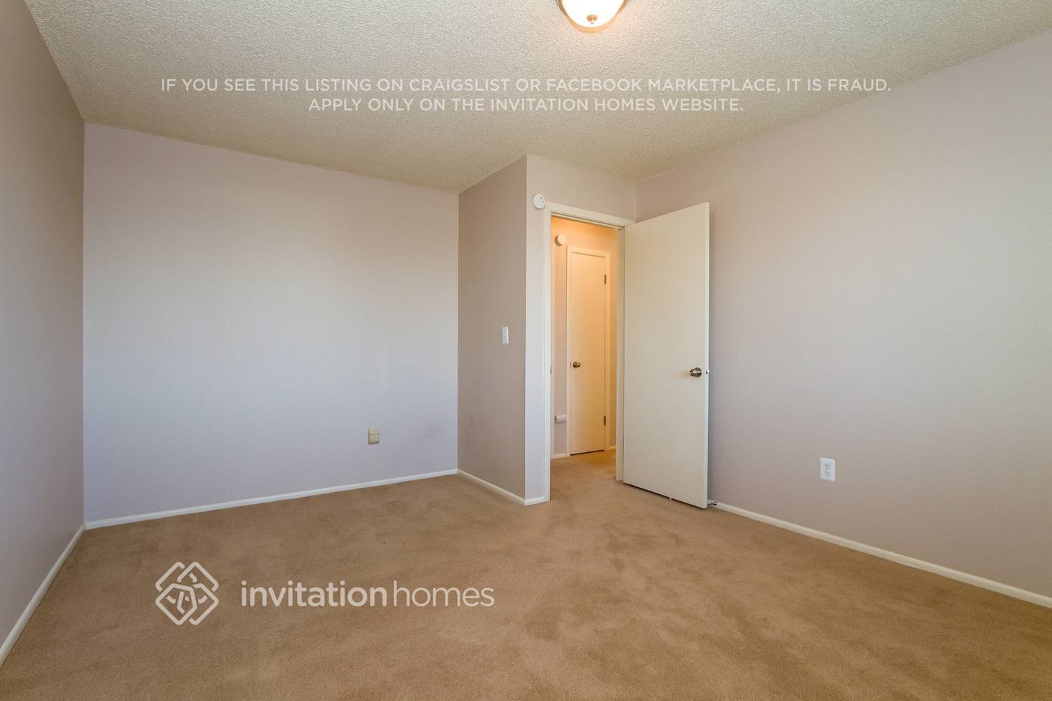 Building Photo - 15871 E Linvale Ave